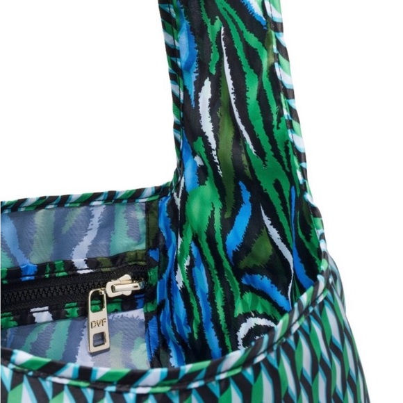 DVF Target Pink Green Or Black Neutral Or Arrow Green Reversible Reusable Bag - Picture 6 of 8